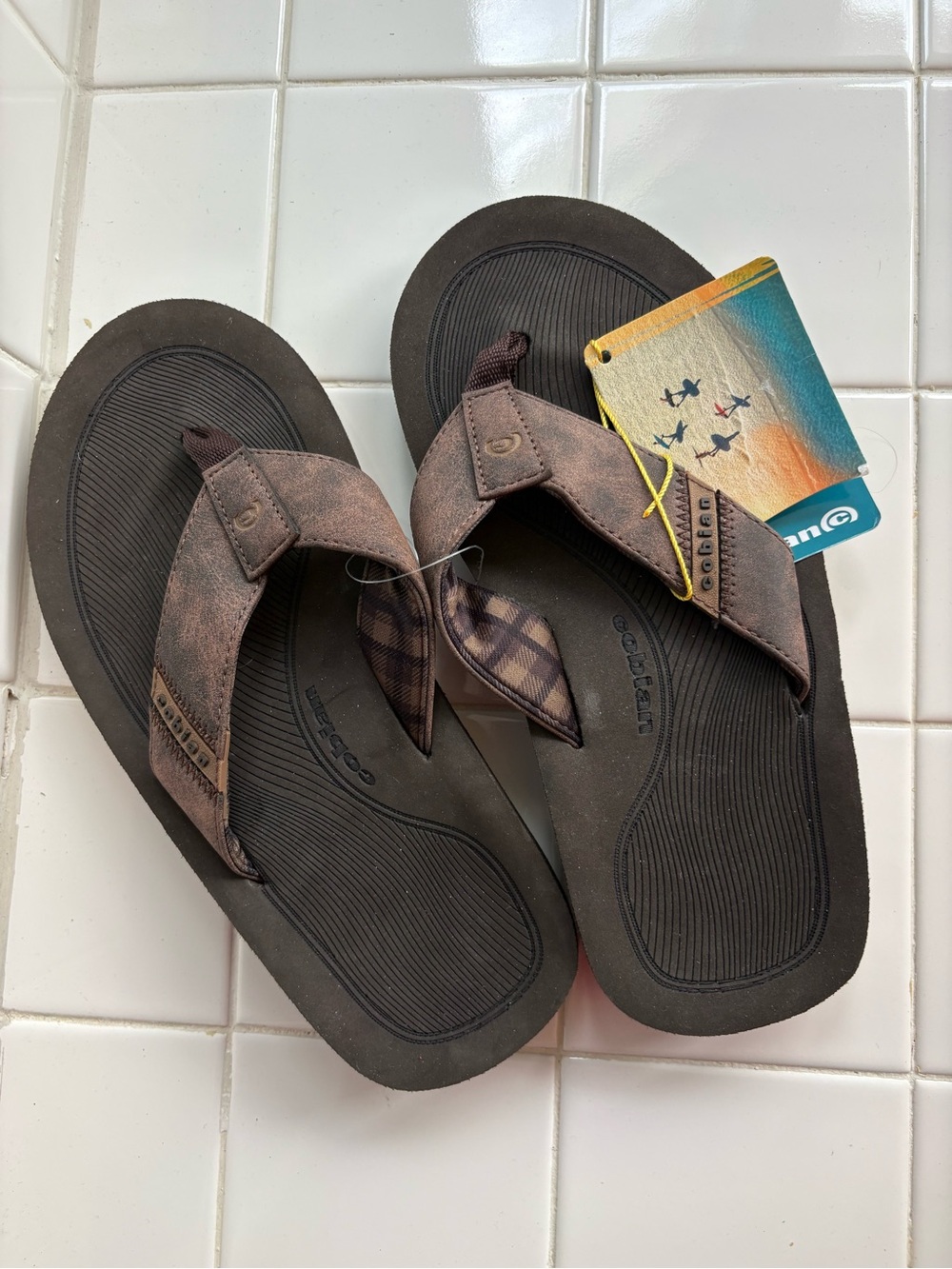 NWT Cobian Men’s AVR2 Trek Brown Flip Flop Sandals Beach Thongs Size 8